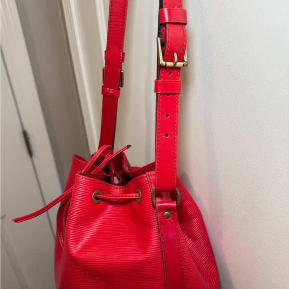 Louis Vuitton Red Epi Noe Bag - Picture 5 of 14